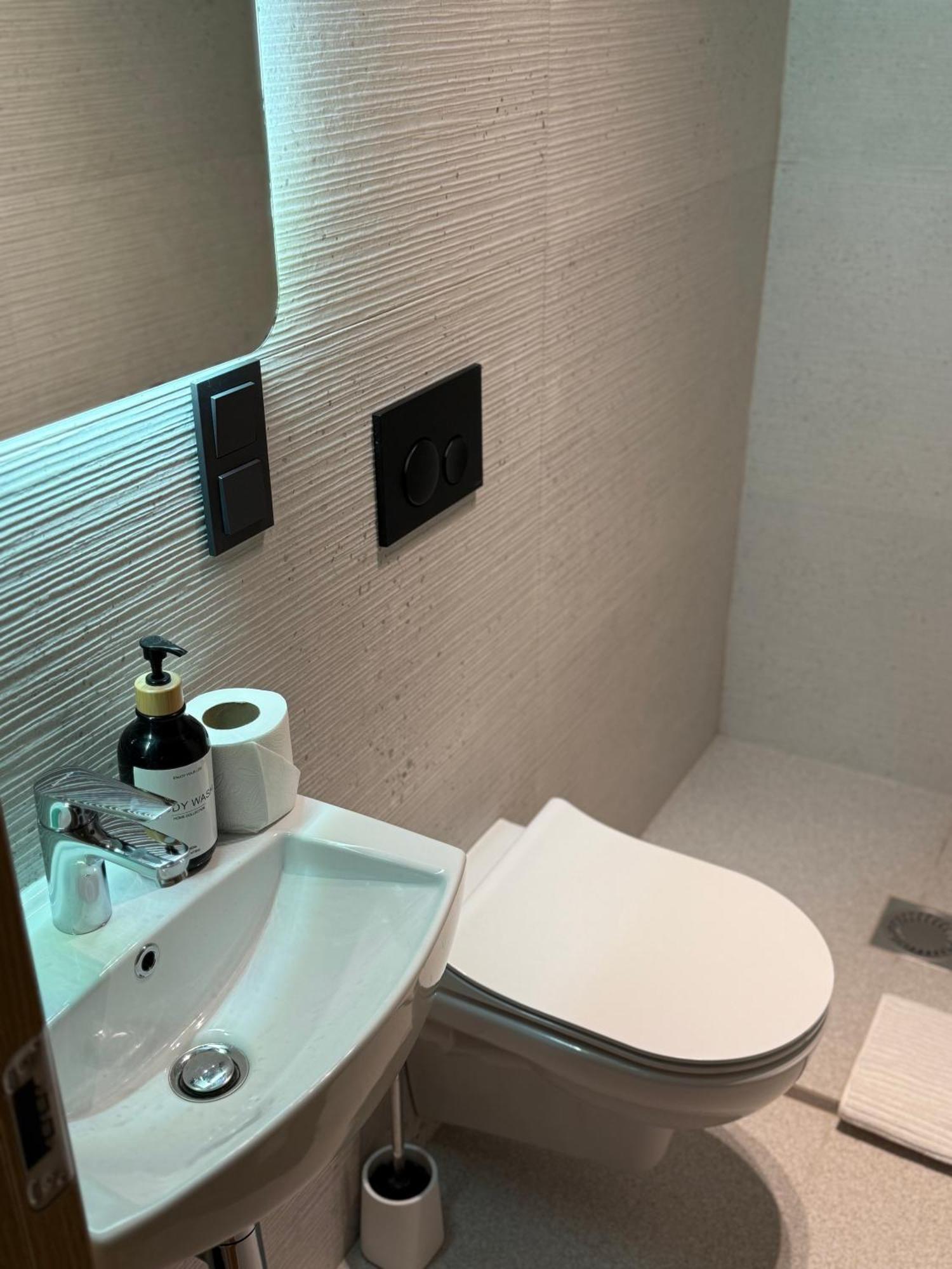 Lovely Two Bedroom In The Old Town Riga Buitenkant foto